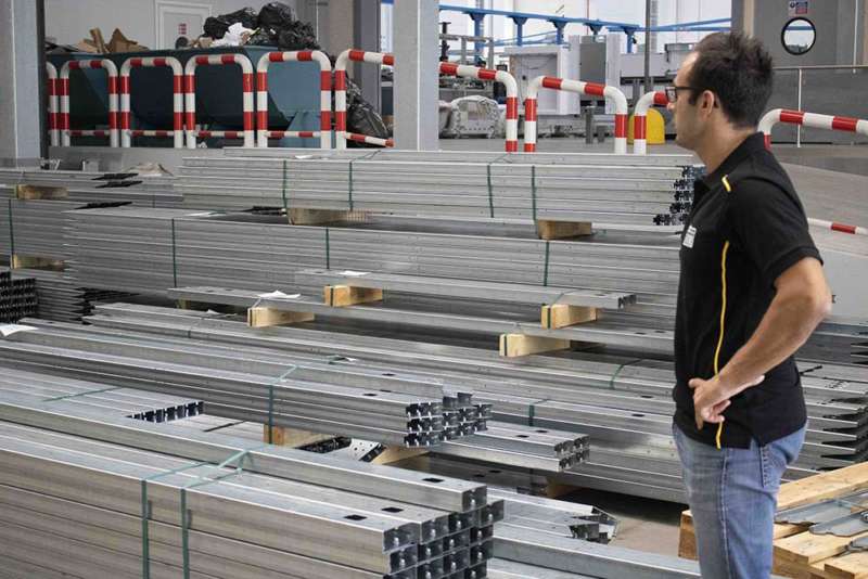Magazzini自动垂直模块安装在siderurgico